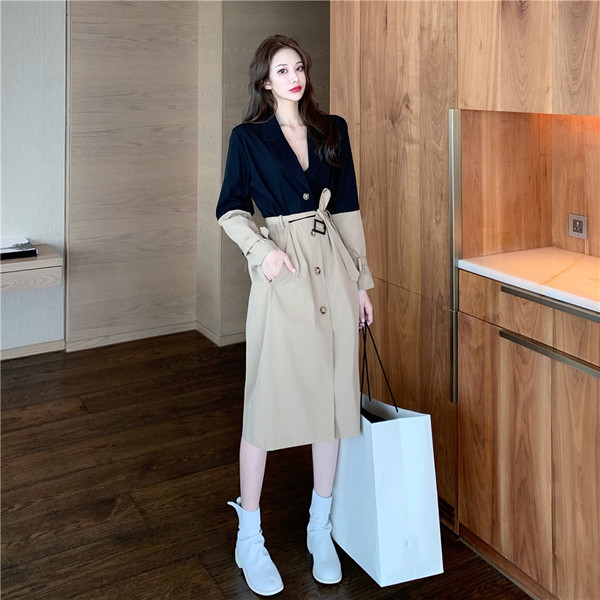 Jachetă de primăvară de damă în două culori, cu centură și nasturi