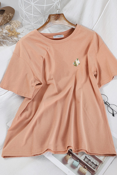 Tricou casual dama model larg cu decolteu oval si broderie florala