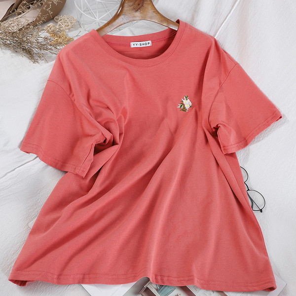 Tricou casual dama model larg cu decolteu oval si broderie florala