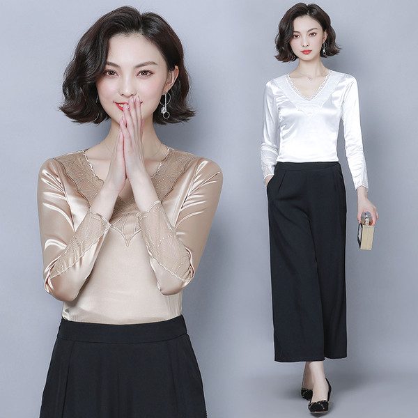 Ženska svilena bluza sa špic izrezom i dugim rukavima