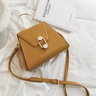 Geanta de dama moderna cu maner scurt metalic