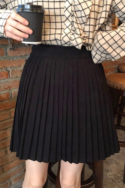 Fusta de dama plisata neagra cu talie inalta