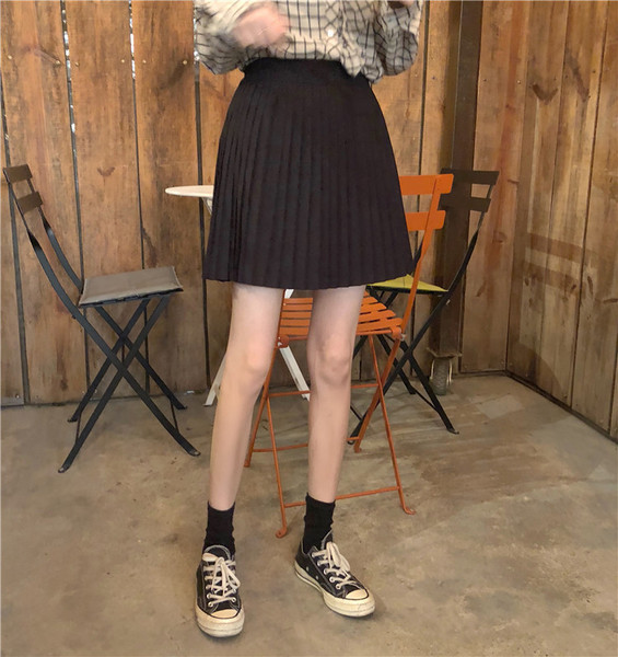 Fusta de dama plisata neagra cu talie inalta