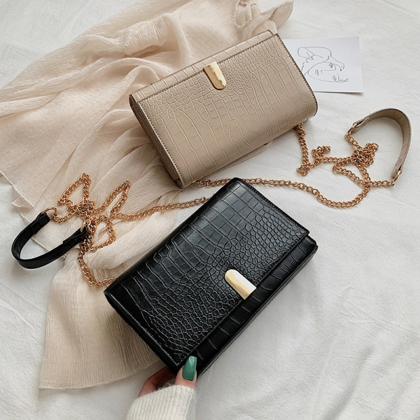 Geantă de damă modernă din piele ecologică cu lanț metalic lung