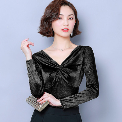 Bluza de dama actuala cu decolteu spitz si efect stralucitor