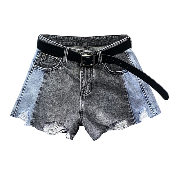 Női rövidnadrág új modellje övvel, szakadt motívumokkal