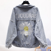 Modern női farmerdzseki színes hímzéssel, széles ujjakkal