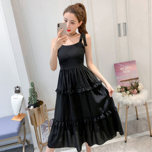 Rochie moderna de dama cu bretele subtiri si decolteu oval