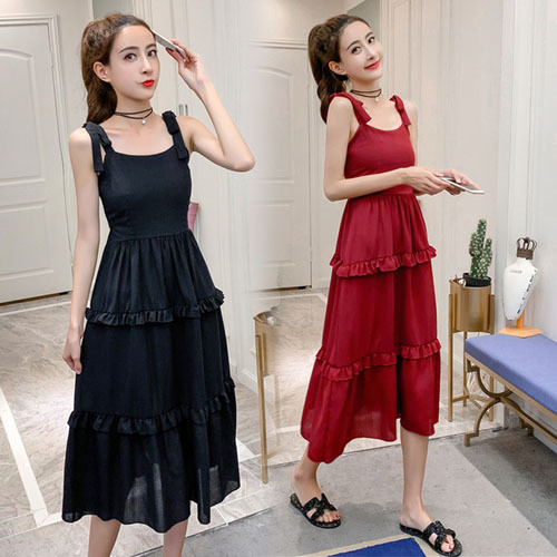 Rochie moderna de dama cu bretele subtiri si decolteu oval