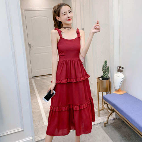 Rochie moderna de dama cu bretele subtiri si decolteu oval