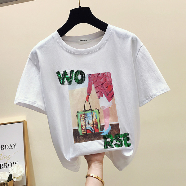 Bluză de damă modernă cu aplicație și paiete