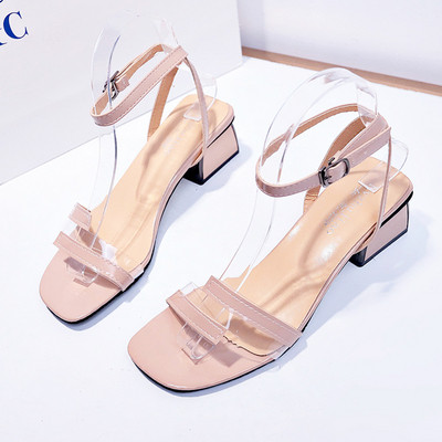 Moderne ženske sandale na četvrtastu petu