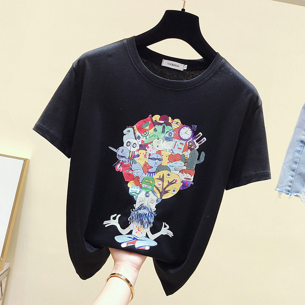 Rövid ujjú, rátéttel ellátott női póló