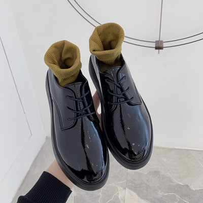 Pantofi casual dama din piele lacuita de culoare neagra