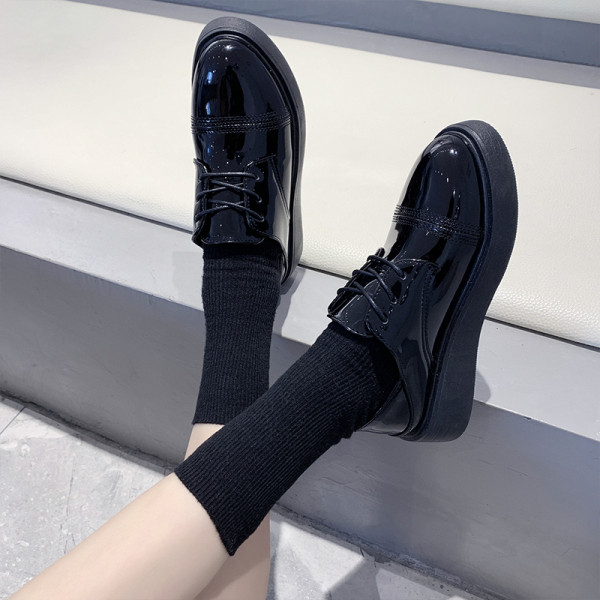 Pantofi casual dama din piele lacuita de culoare neagra