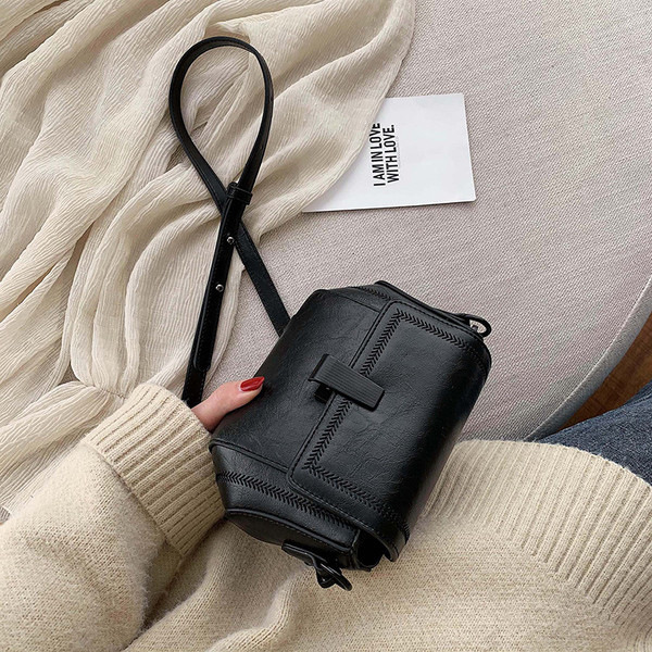 Geanta casual dama din piele ecologica cu lant tip maner lung