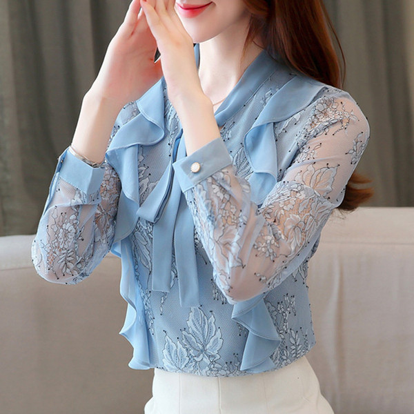 Modern női ing nyakkendővel és hímzéssel