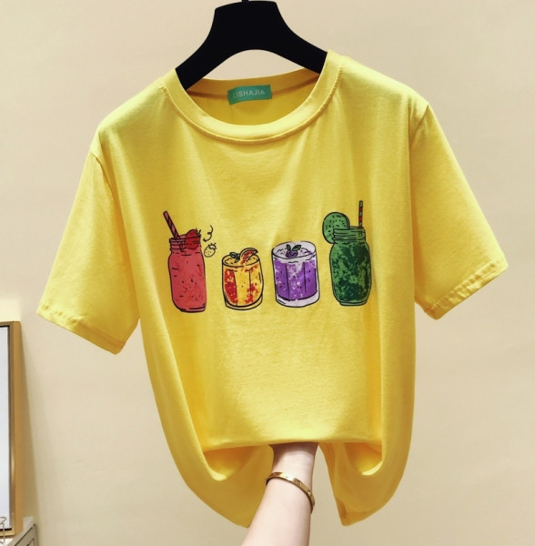 Modern női blúz rövid ujjal és ovális nyakkivágással