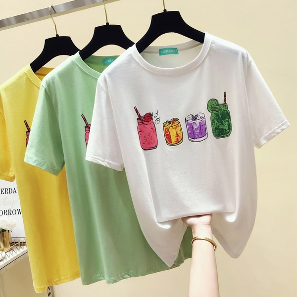 Modern női blúz rövid ujjal és ovális nyakkivágással