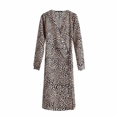 Új modell női ruha spitz nyakkivágással és hosszú ujjal