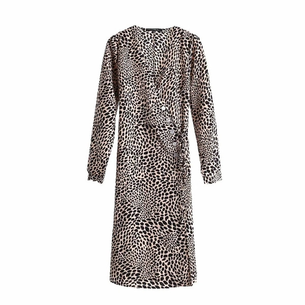 Új modell női ruha spitz nyakkivágással és hosszú ujjal