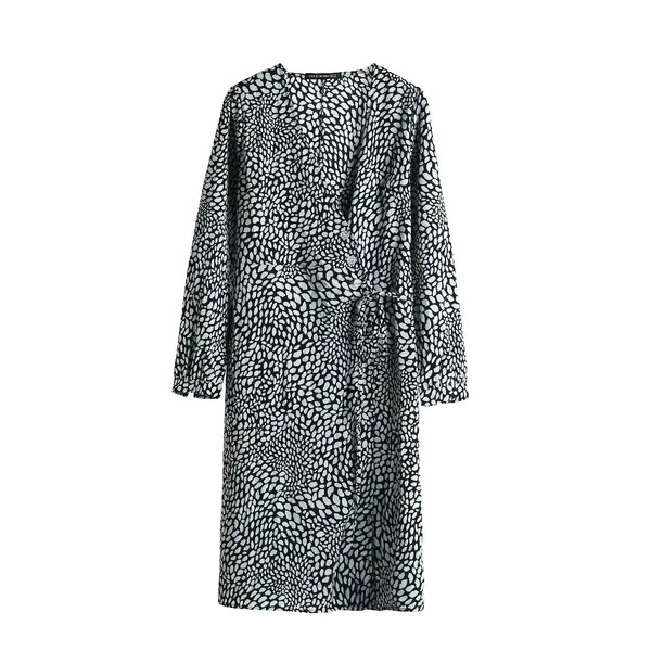 Új modell női ruha spitz nyakkivágással és hosszú ujjal