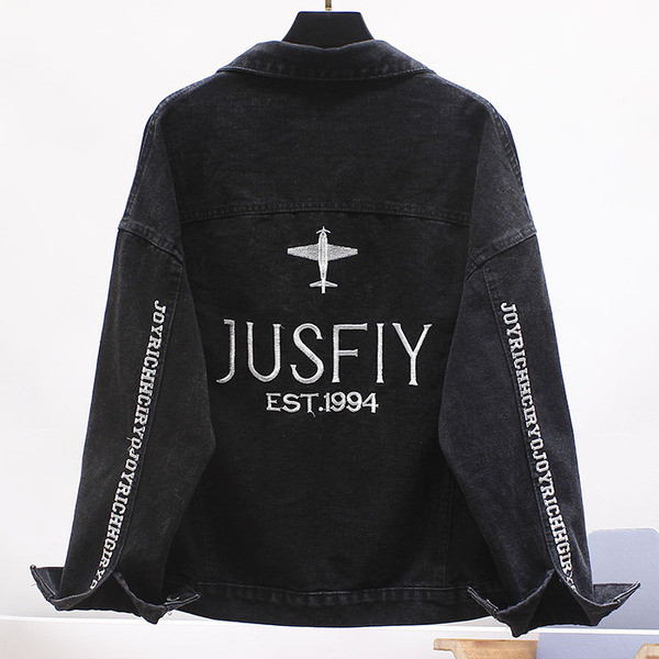 Moderna ženska traper jakna s vezom i natpisima