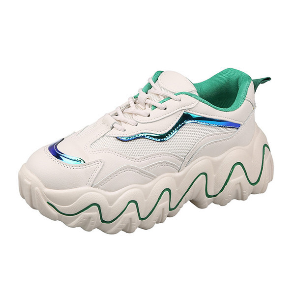 Tenisi de dama actuali cu talpa inalta si elemente colorate