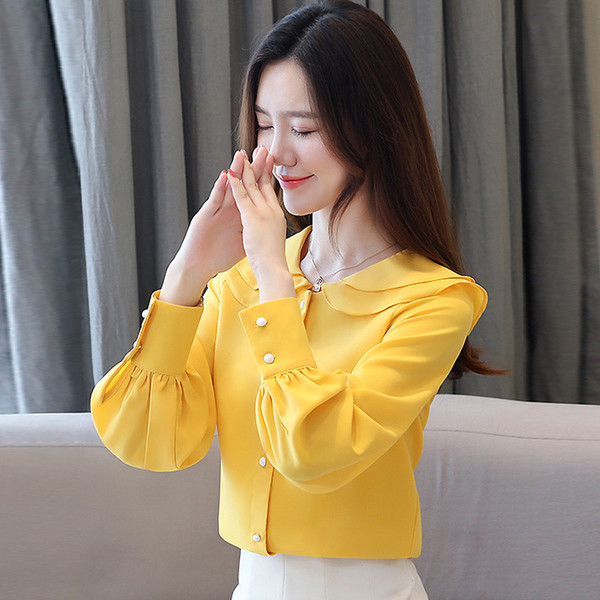 Cămașă elegantă de damă cu decolteu rotund și nasturi