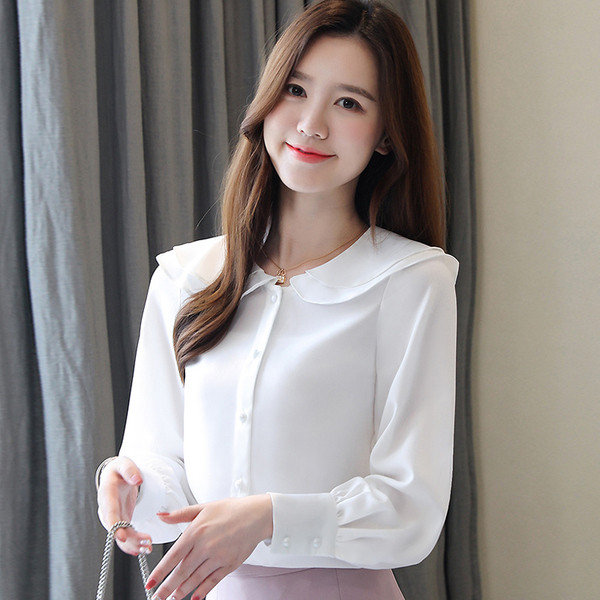 Cămașă elegantă de damă cu decolteu rotund și nasturi