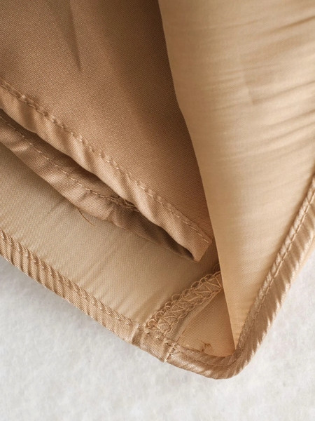 Дамска модерна рокля с овално деколте и къс ръкав