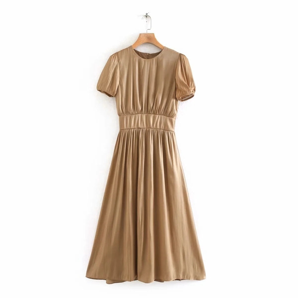 Дамска модерна рокля с овално деколте и къс ръкав