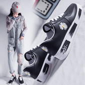 Tenisi casual dama din piele cu talpa plata si broderie colorata