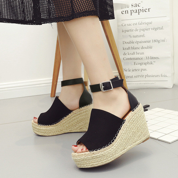 Sandale moderne din piele intoarsa ecologica si platforma