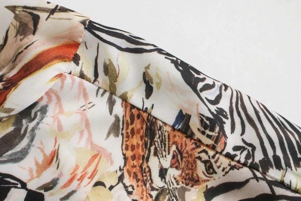 Színes női hosszú ing klasszikus gallérral