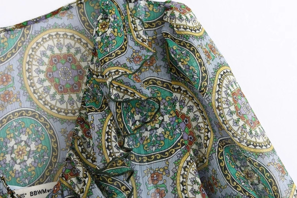 Rochie de dama model nou cu decolteu spitz si maneci 3/4