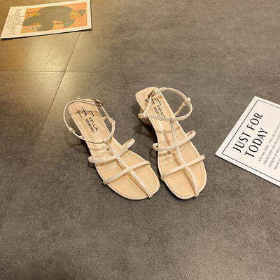 Modern női szandál 5 cm vastag sarokkal