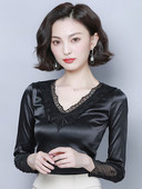 Stílusos női selyemblúz csipkével és hosszú ujjal