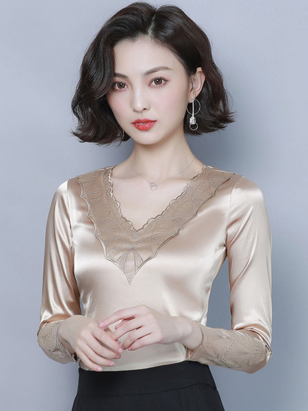 Stílusos női selyemblúz csipkével és hosszú ujjal