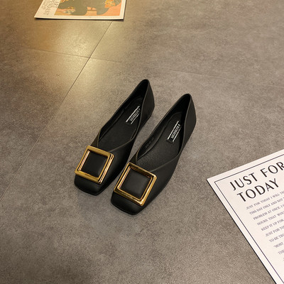 Ženske casual cipele s ravnim potplatom i metalnim elementom