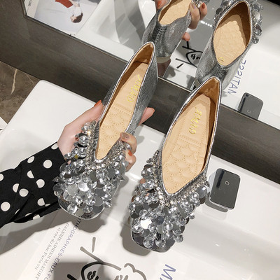 Alkalmi női cipő lapos talppal és flitterekkel