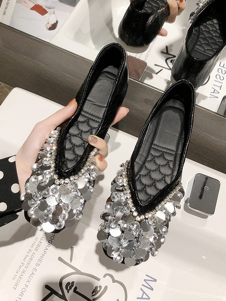 Alkalmi női cipő lapos talppal és flitterekkel