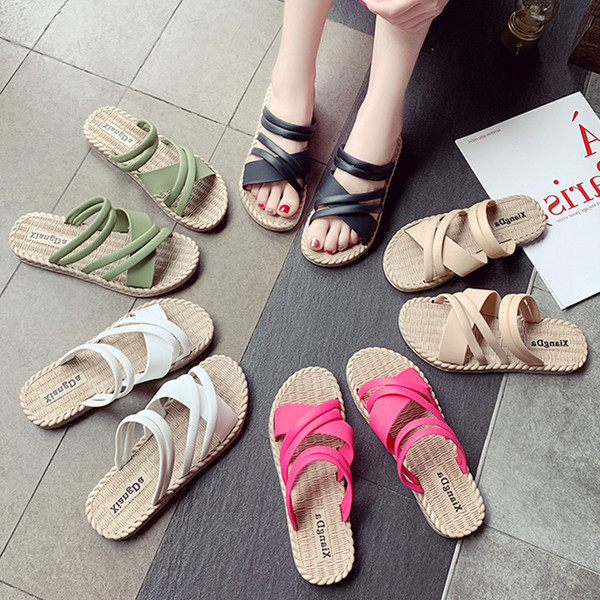 Sieviešu vasaras sandales ar plakanām zolēm