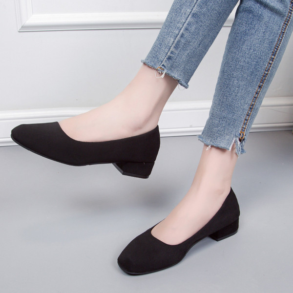 Ženske cipele od brušene kože s debelom petom