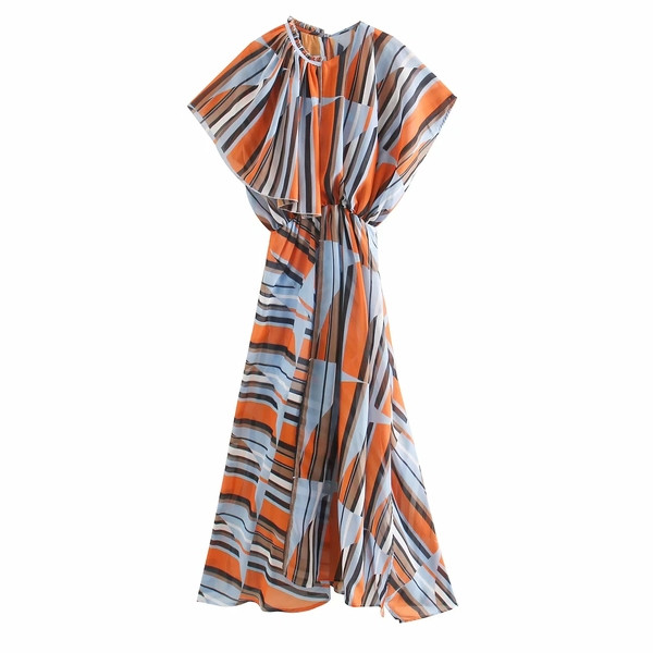 Novi model ženske haljine sa ovalnim izrezom i uzorkom