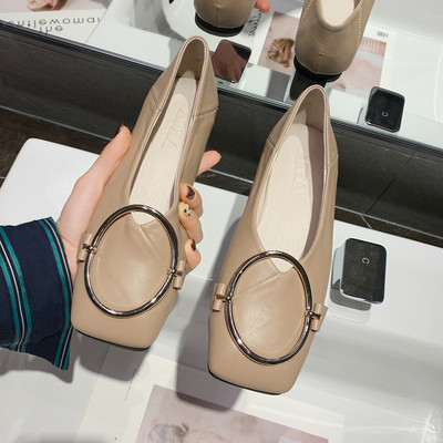 Alkalmi női cipő fém gyűrűvel - lapos talp