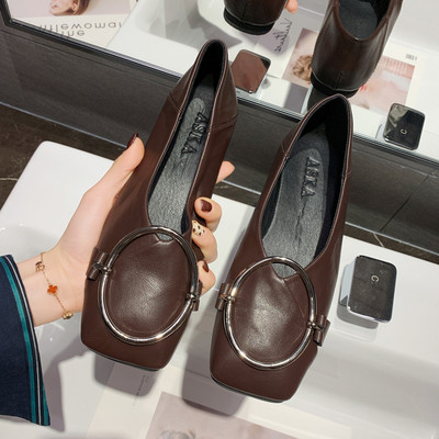 Alkalmi női cipő fém gyűrűvel - lapos talp