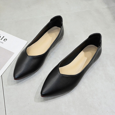 Alkalmi női bőrcipő lapos talppal