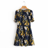 Modern női ruha virágmintás, rövid ujjú, kerek nyakkivágással