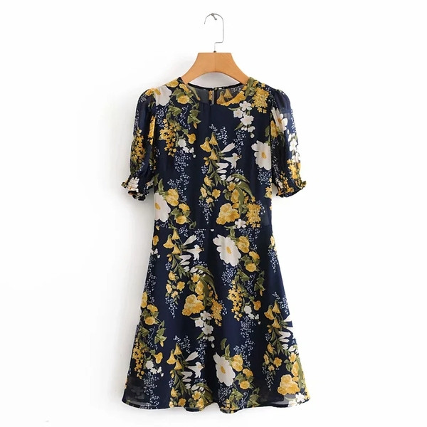 Modern női ruha virágmintás, rövid ujjú, kerek nyakkivágással